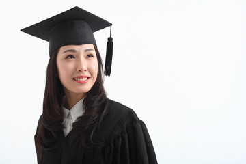 스튜디오 안의 남자 여자 졸업생