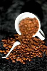 Verschüttete Kaffeebohnen