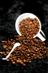 Verschüttete Kaffeebohnen