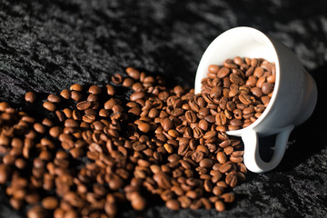 Verschüttete Kaffeebohnen