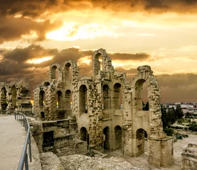 Foto op Plexiglas De ruïnes van het Romeinse amfitheater in de stad El Jem, Tunis © toshket