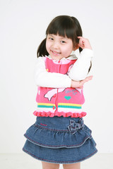 스튜디오 안의 여자 꼬마 어린이