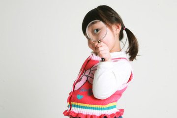 스튜디오 안의 여자 꼬마 어린이