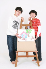 스튜디오 안의 초등학생 어린이들