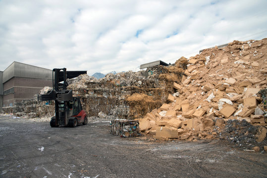 Paper mill plant - Paper and cardboard for recycling