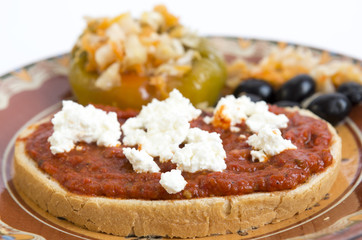 Slice bread chutney cheese olives pickle