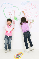 스튜디오 안의 아시안 어린이들