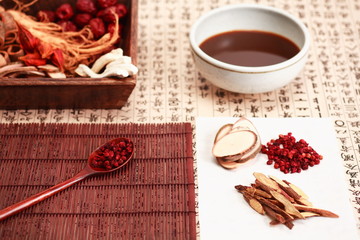 한국 전통 한약 재료 