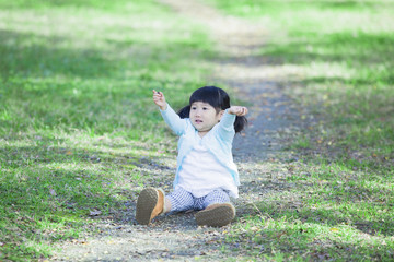泣く子供