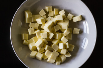formaggio a cubetti