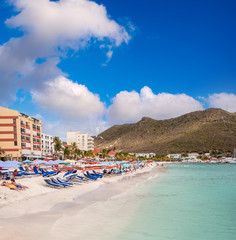 Fototapeta na wymiar Beautiful caribbean beach of Saint Maarten, Dutch Antilles