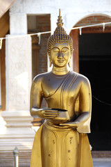 goldene Buddhastatue