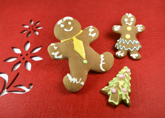 Gingerbread man happy couple and Christmas tree