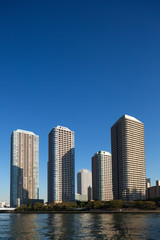 Naklejka premium 臨海エリアの高層マンション