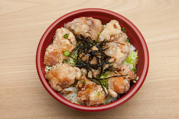 鶏の唐揚げ丼