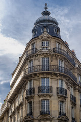 Fototapeta na wymiar parisian architecture