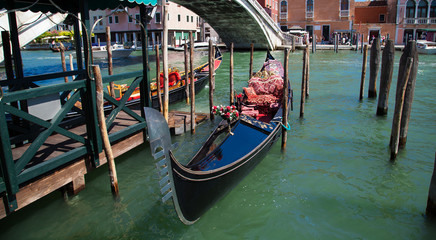 Fototapeta na wymiar Venezia gondola in laguna