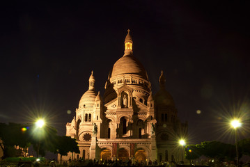 Fototapeta na wymiar Sacre Coeur Cathedral on Montmartre
