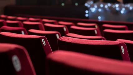 Foto op Plexiglas Lege theaterstoelen © peych_p