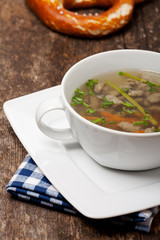 Bayerische Leberspätzlesuppe