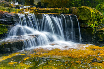 Fototapeta na wymiar nature waterfall