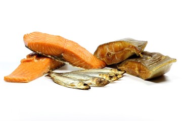 Räucherfisch isoliert auf weißem Hintergrund