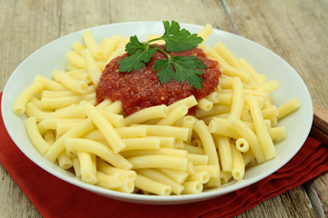 assiett de pâtes, sauce tomate