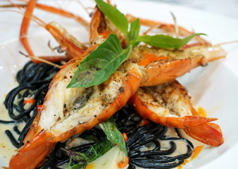 Fototapeta na wymiar Pasta with Grilled Shrimp with Lobster
