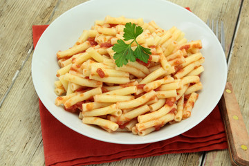 assiett de pâtes, sauce tomate