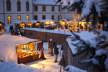 Romantischer Weihnachtsmarkt in Bayern