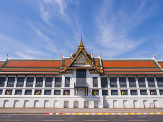 Fototapeta na wymiar Throne hall in Grand Royal Palace in Bangkok