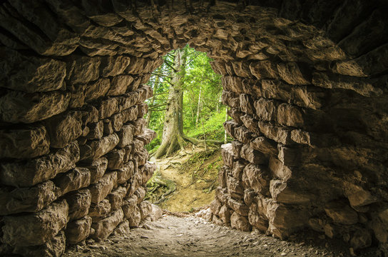 Archaic Tunnel