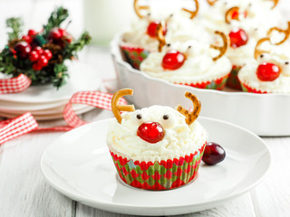 Reindeer cupcake. Christmas muffins.