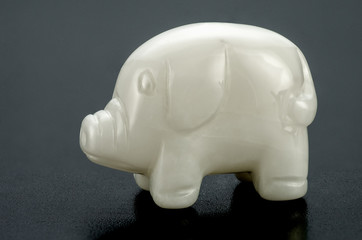 Small carved white onyx pig