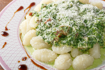 Gnocchi with spinatch