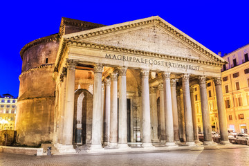 Obraz premium Pantheon, Rotonda square at twilight. Rome, Italy