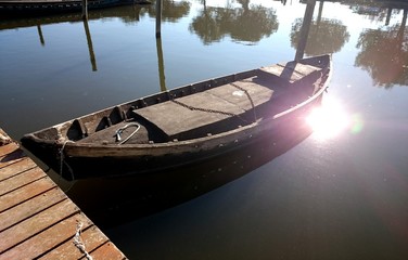 Barca en el canal
