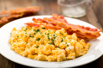 Bacon mit Rührei
