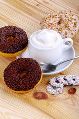 Cappuccino con ciambelle