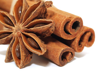 Obraz na płótnie Canvas Cinnamon with anise isolated