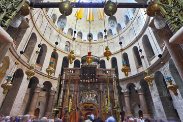 With special crossbar hanging censers