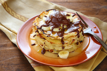 pancakes with banana and chocolate