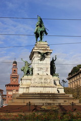 Fototapeta na wymiar Blick auf Statue von Garibaldi vor Schloss Sforzesco (Mailand)