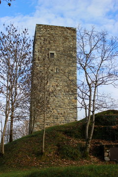 Der ber&uuml;hmte "Torre deli beli Mirre" in Teglio im Veltlin