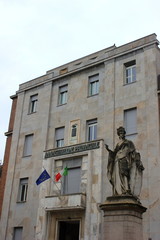 Verwaltungssitz von Pavia auf der Piazza Italia