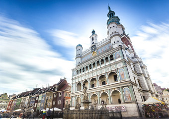 Fototapeta na wymiar Historic Poznan City Hall located in the middle of a main square