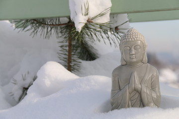 Buddha im Schnee