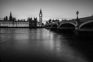 Fototapeta premium Big Ben i Houses of Parliament o zmierzchu, Londyn, Wielka Brytania