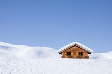 Schih&uuml;tte im Schnee