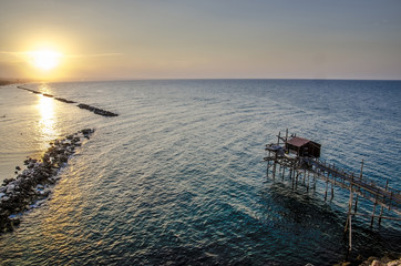 Tramonto sul mare con trabucco 2